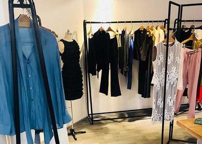 如何加盟以純服裝店?掌握秘訣,開啟你的創(chuàng)業(yè)新篇章!