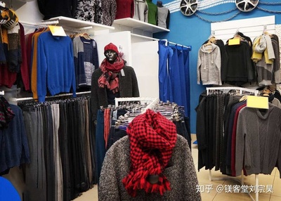 開(kāi)了一家服裝店,如何提升店鋪的銷(xiāo)售氛圍?