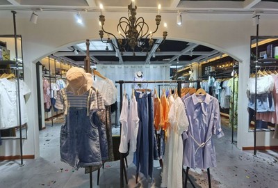 祝賀城市衣柜在陜西渭南吾悅廣場店成功開業!預祝開業大吉!